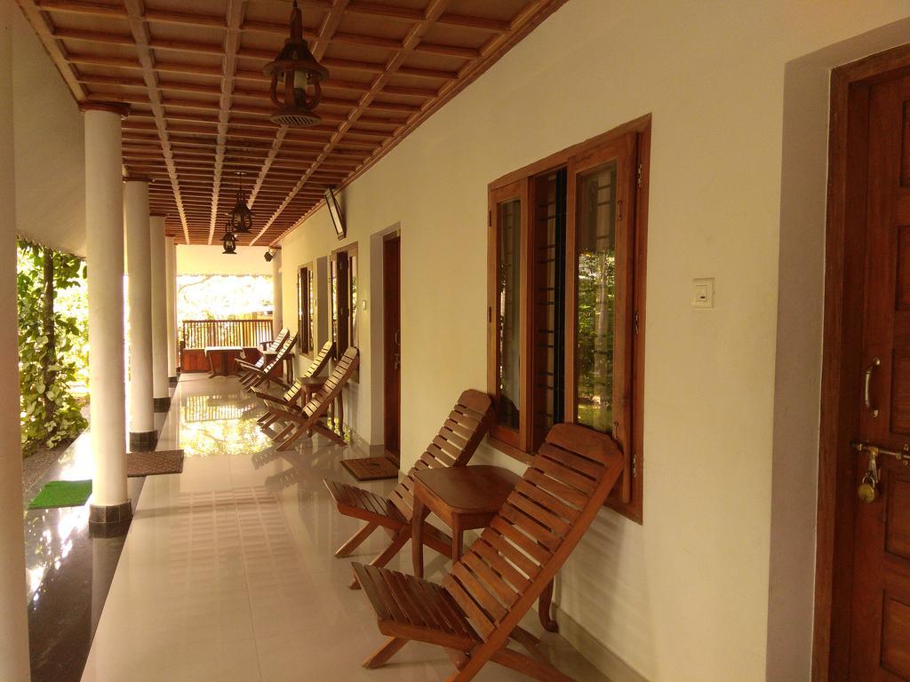 Green Court Cottage Thekkady Exterior photo