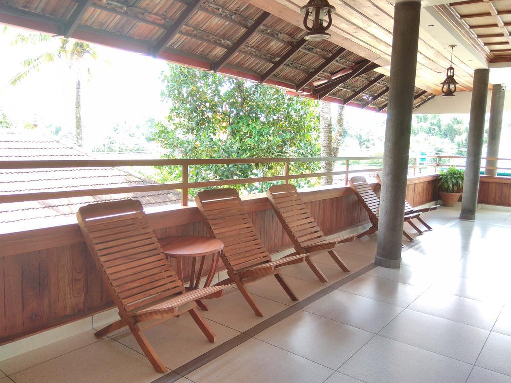 Green Court Cottage Thekkady Exterior photo