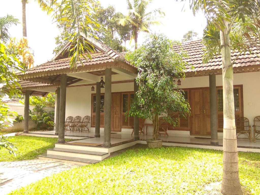 Green Court Cottage Thekkady Exterior photo