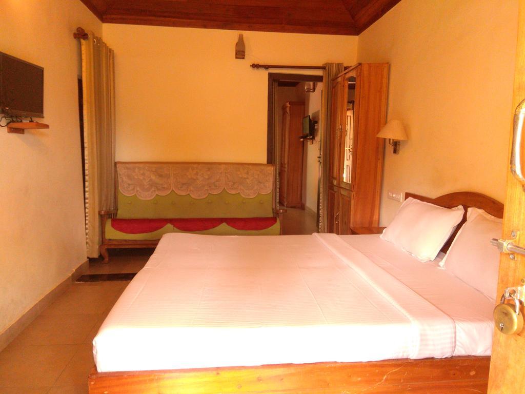 Green Court Cottage Thekkady Exterior photo