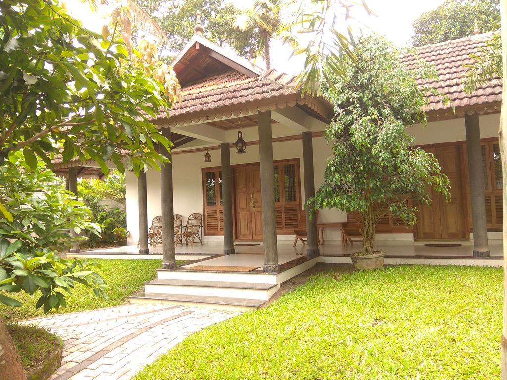 Green Court Cottage Thekkady Exterior photo