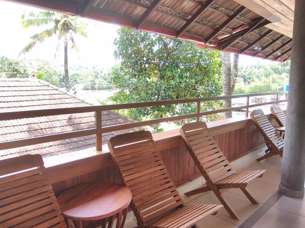 Green Court Cottage Thekkady Exterior photo